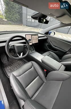 Седан Tesla Model 3 2024 в 