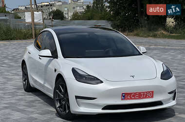 Седан Tesla Model 3 2021 в 