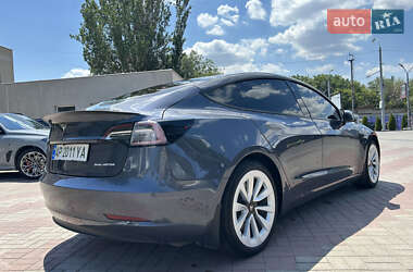 Седан Tesla Model 3 2022 в 