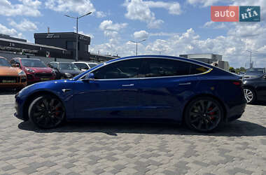 Седан Tesla Model 3 2020 в 