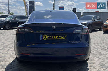 Седан Tesla Model 3 2020 в 