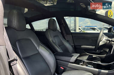 Седан Tesla Model 3 2020 в 