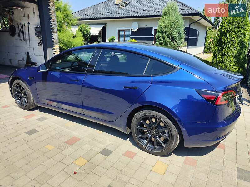 Седан Tesla Model 3 2022 в Рівному