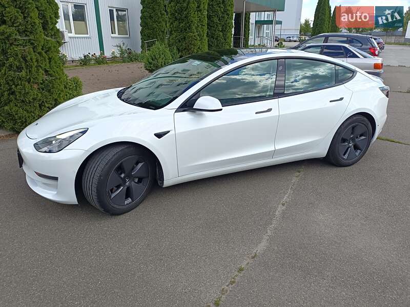 Седан Tesla Model 3 2021 в Броварах
