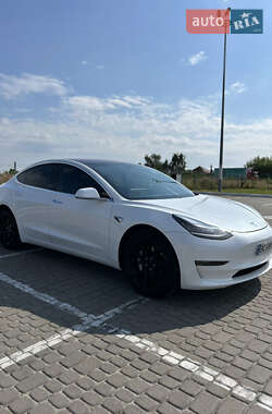 Седан Tesla Model 3 2017 в 