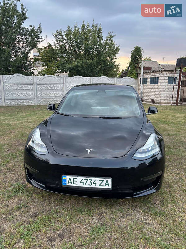 Седан Tesla Model 3 2018 в Кам'янському