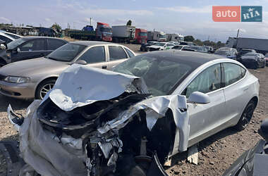 Седан Tesla Model 3 2020 в 