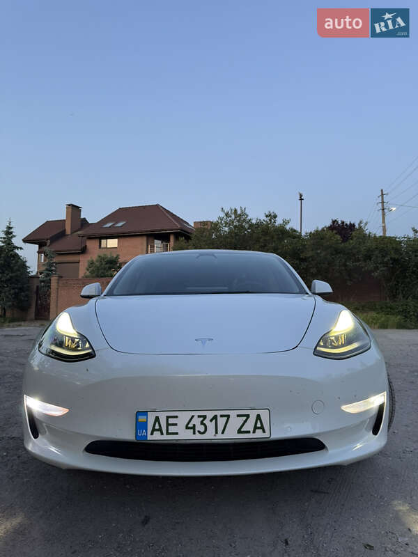 Седан Tesla Model 3 2022 в Каменском