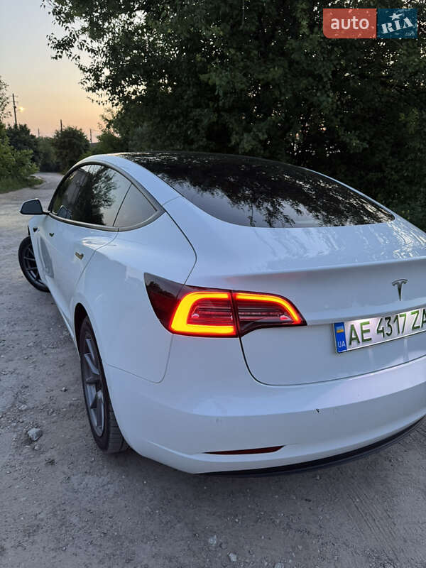 Седан Tesla Model 3 2022 в Каменском
