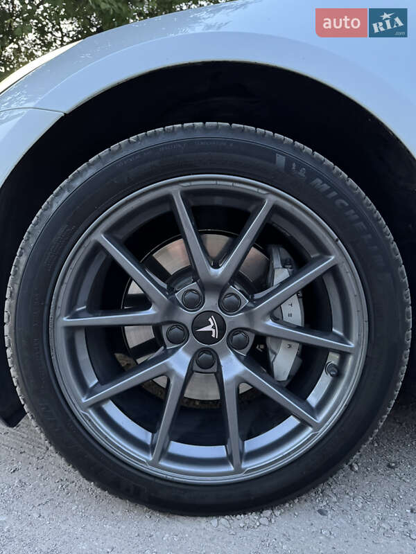 Седан Tesla Model 3 2022 в Каменском