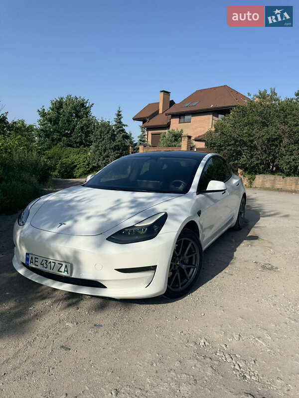 Седан Tesla Model 3 2022 в Каменском