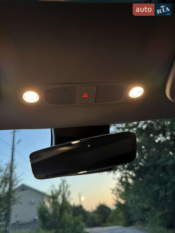Седан Tesla Model 3 2022 в Каменском