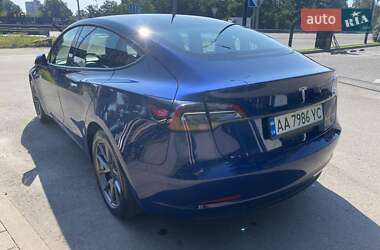 Седан Tesla Model 3 2023 в 