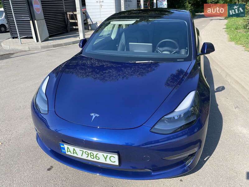 Седан Tesla Model 3 2023 в Києві