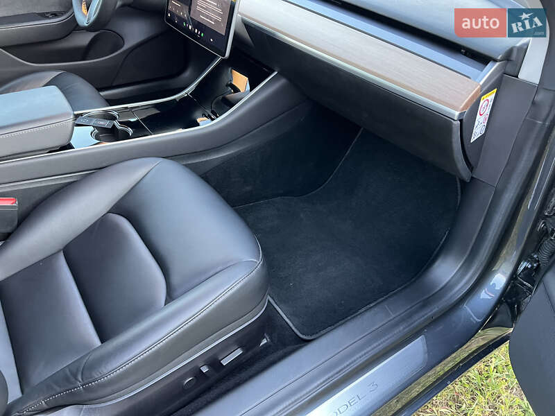 Седан Tesla Model 3 2019 в Харькове