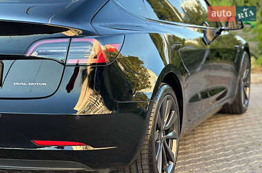 Седан Tesla Model 3 2020 в 