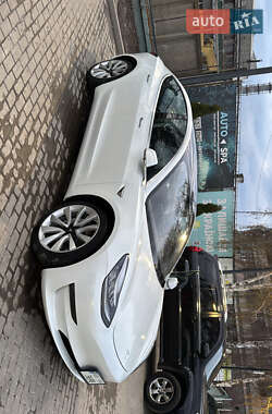 Седан Tesla Model 3 2020 в 