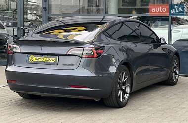 Седан Tesla Model 3 2023 в 
