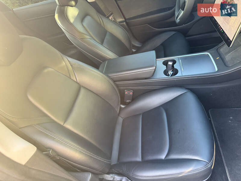 Седан Tesla Model 3 2022 в Белой Церкви