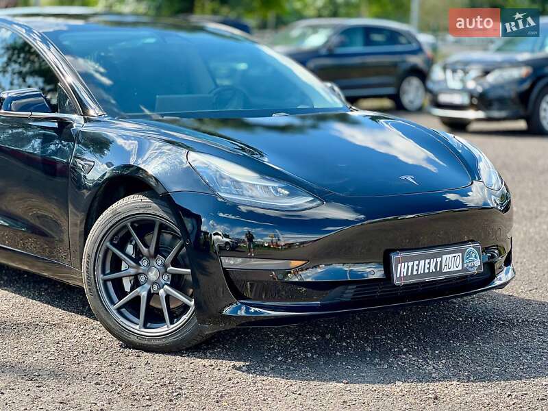 Седан Tesla Model 3 2019 в Києві