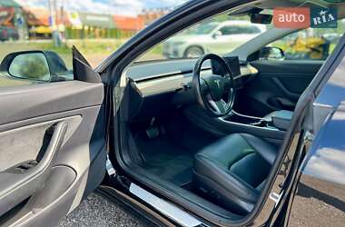 Седан Tesla Model 3 2019 в 