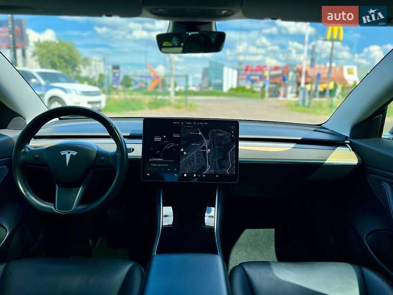 Седан Tesla Model 3 2019 в Києві