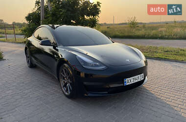 Седан Tesla Model 3 2021 в 