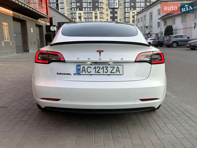 Седан Tesla Model 3 2020 в Луцке