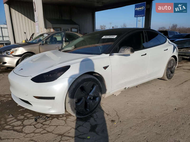 Седан Tesla Model 3 2020 в Луцке