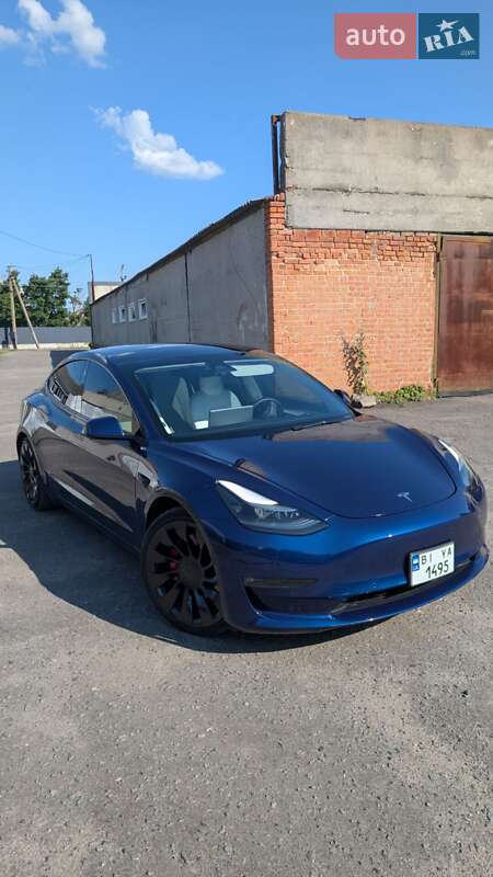 Седан Tesla Model 3 2022 в Миргороде