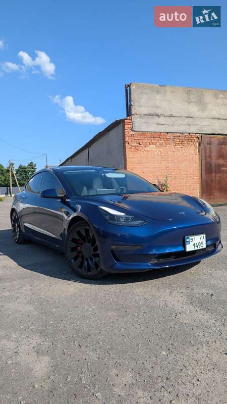 Седан Tesla Model 3 2022 в Миргороде