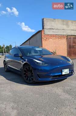 Седан Tesla Model 3 2022 в 