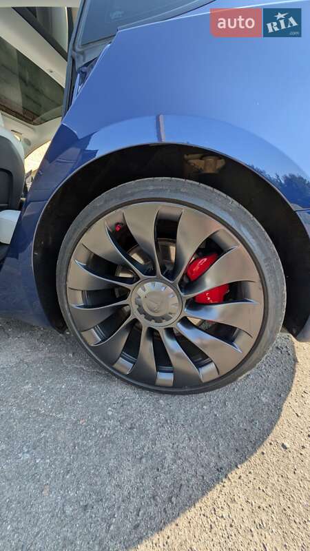 Седан Tesla Model 3 2022 в Миргороде