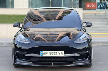 Седан Tesla Model 3 2019 в 