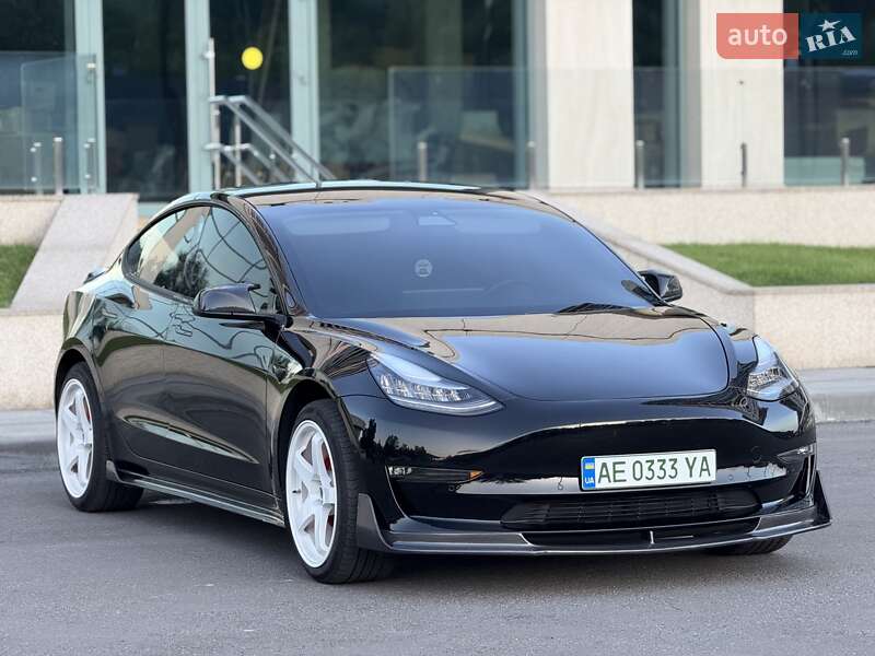 Седан Tesla Model 3 2019 в Дніпрі