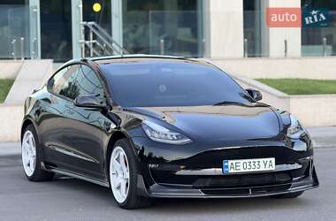 Седан Tesla Model 3 2019 в 