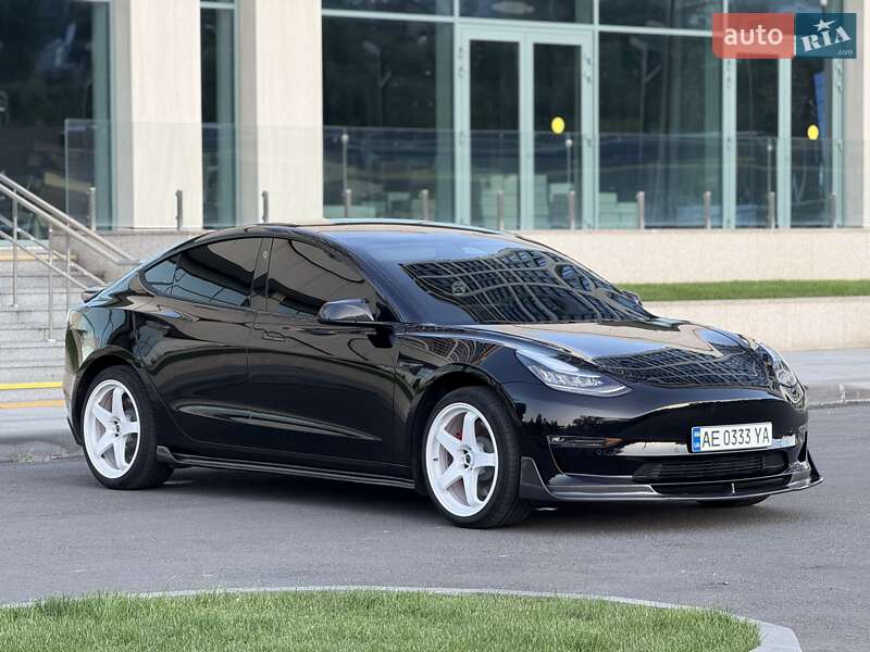 Седан Tesla Model 3 2019 в Дніпрі