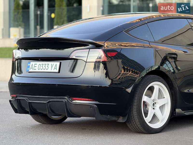 Седан Tesla Model 3 2019 в Дніпрі