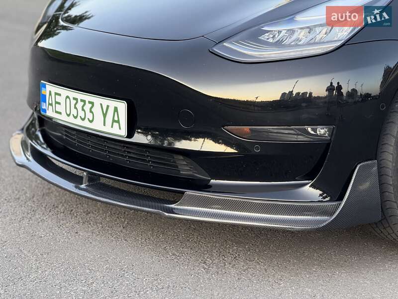 Седан Tesla Model 3 2019 в Дніпрі
