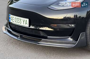 Седан Tesla Model 3 2019 в 