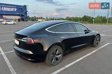 Седан Tesla Model 3 2019 в 