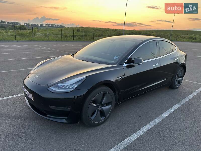Tesla Model 3 2019