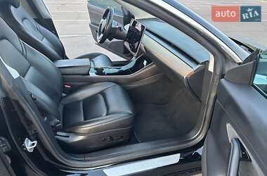 Седан Tesla Model 3 2019 в 