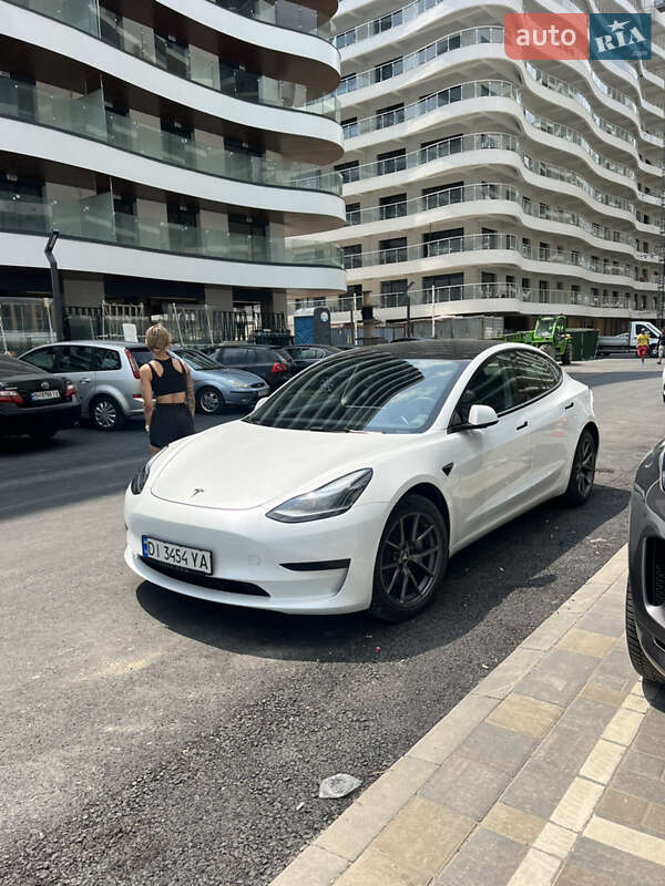 Седан Tesla Model 3 2022 в Одесі