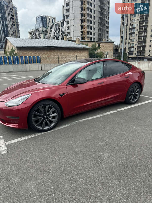 Седан Tesla Model 3 2018 в Києві