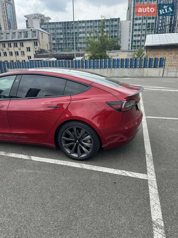 Седан Tesla Model 3 2018 в Києві