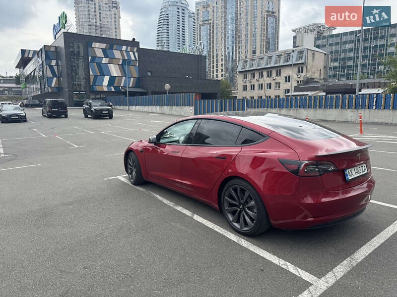 Седан Tesla Model 3 2018 в Києві