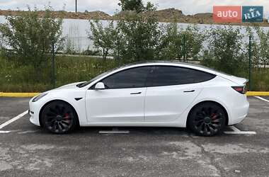 Седан Tesla Model 3 2022 в Ужгороді