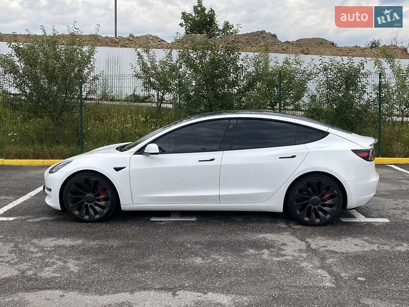 Tesla Model 3 2022