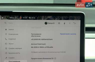 Седан Tesla Model 3 2022 в 